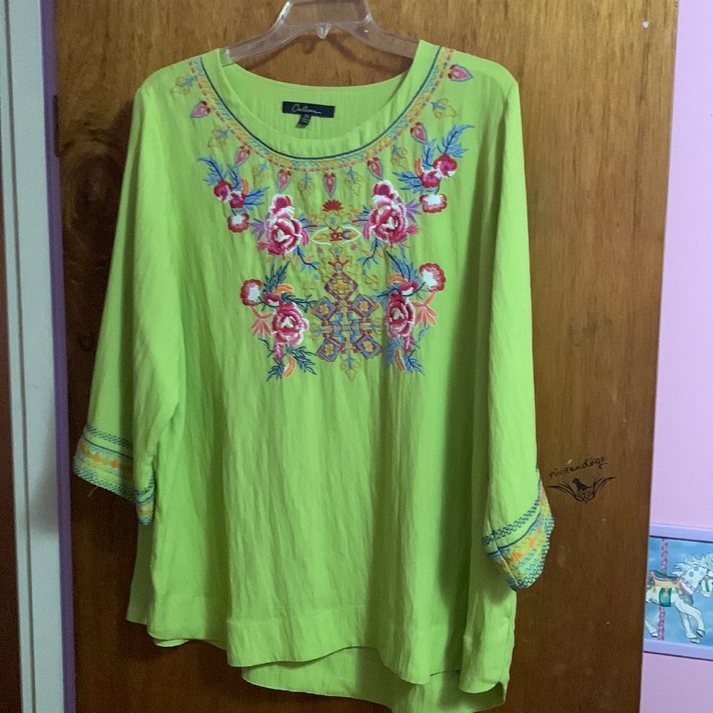 Calessa 2x Lime Embroidered top- worn once